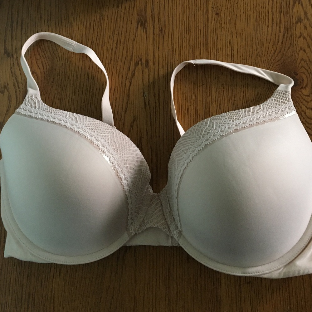 38DD Victoria’s Secret Push up Bra